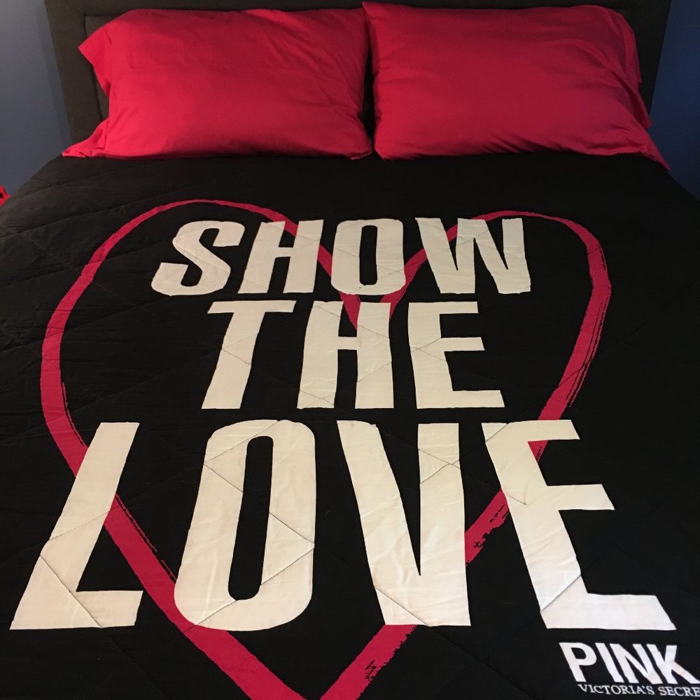 RARE VS PINK "Show the Love" Full/Queen Comforter